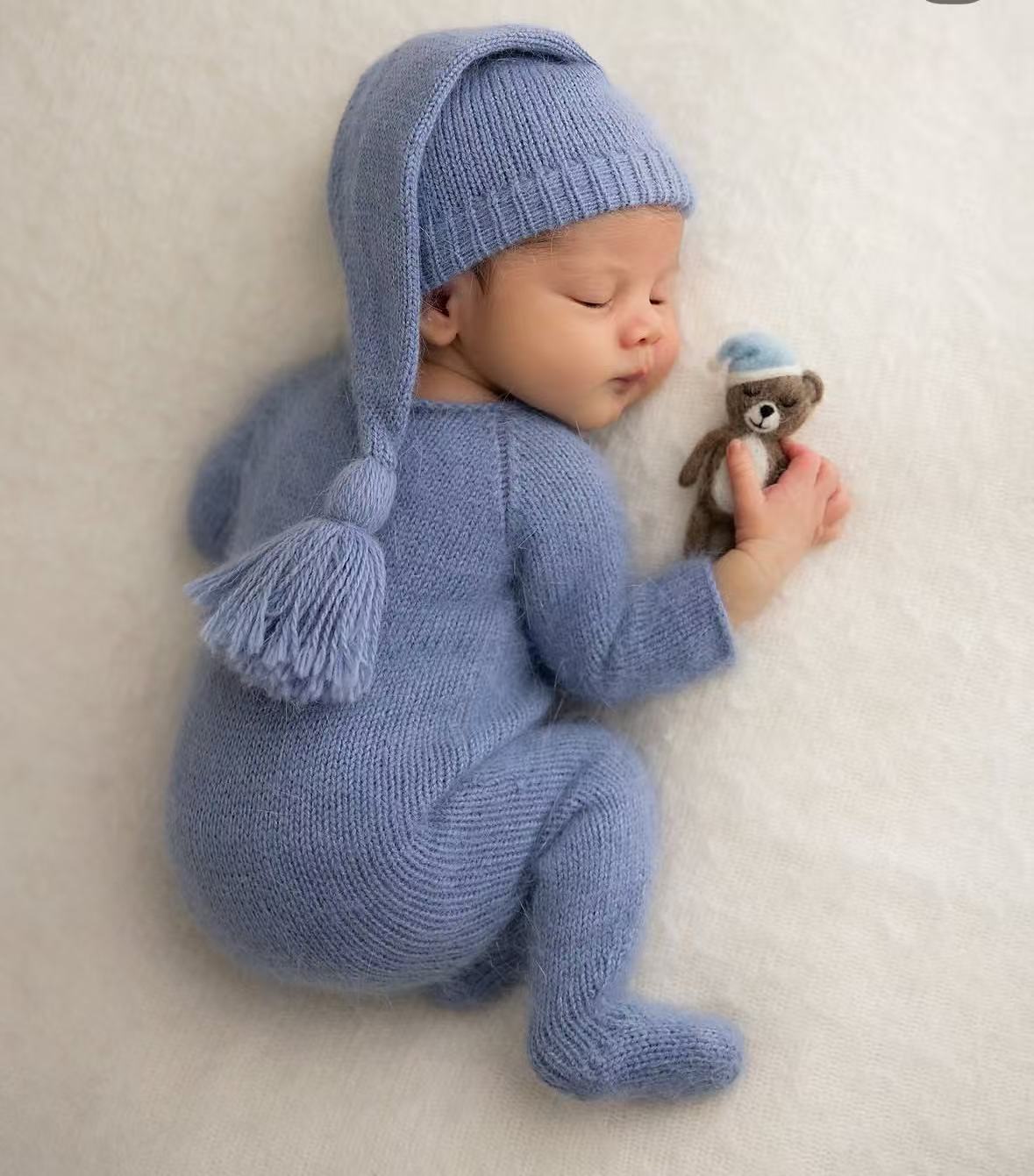 Infant Photography Props Outfit - 新生児用ニット素材のロンパースと帽子のセット、ベビーフォト撮影用小道具、柔らかく暖かい2点セット、ベビーシャワーのプレゼント、0～6ヶ月用。